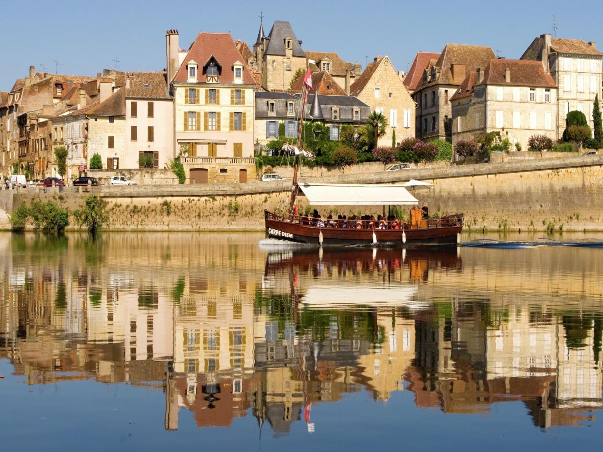 Modern Holiday Home In Aquitaine Сен-Нексан Экстерьер фото